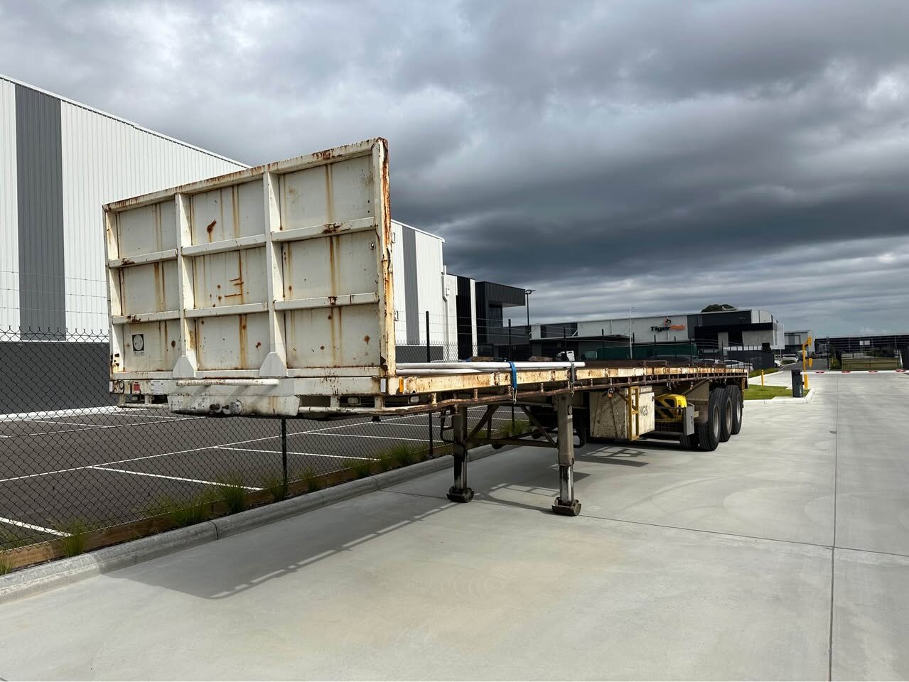 2005 Krueger st335 trailer 45'triaxle flat to