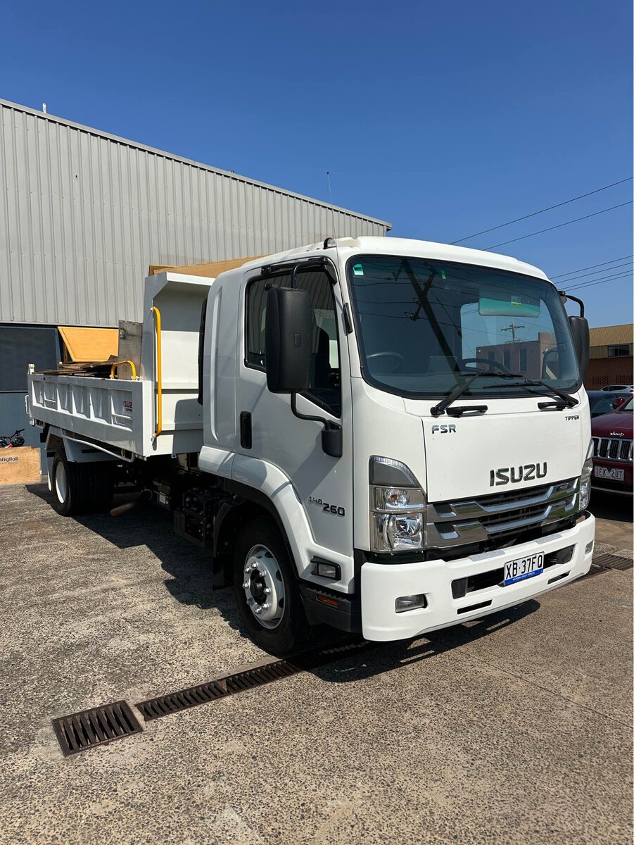 2023 Isuzu fsr tipper 140-260