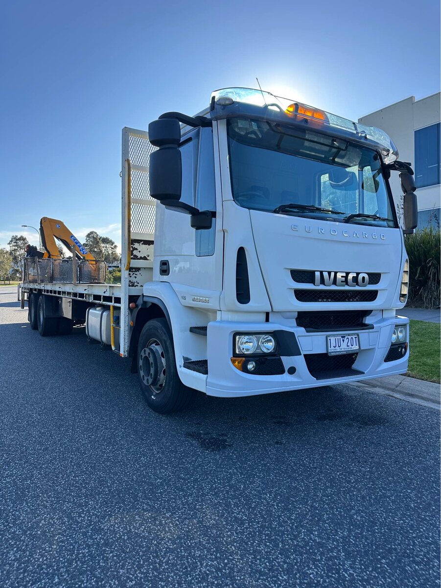 2016 Iveco EUROCARGO 9.2 m Tray with Crane